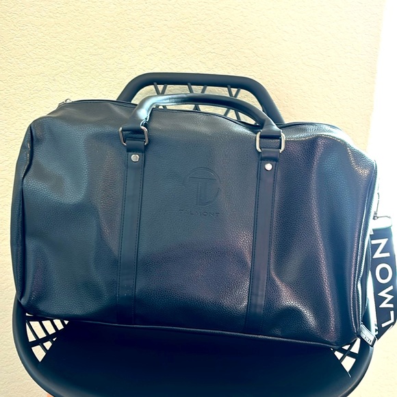 Talmont Duffle leather Bag with Shoe Compartment - Picture 6 of 15